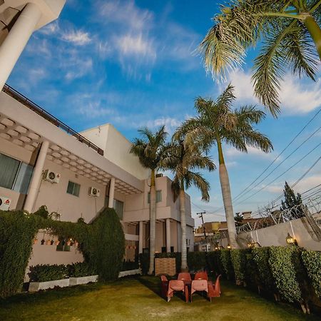 Vip House Hotel Peshawar Esterno foto