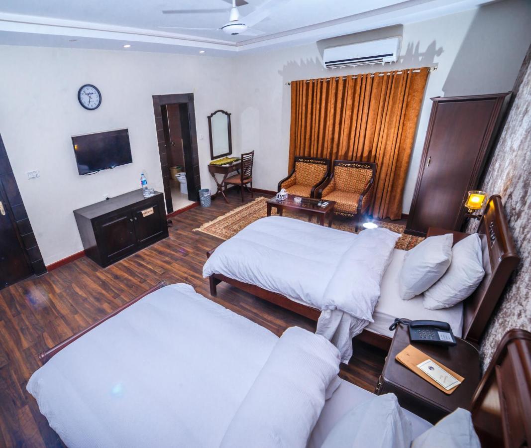 Vip House Hotel Peshawar Esterno foto