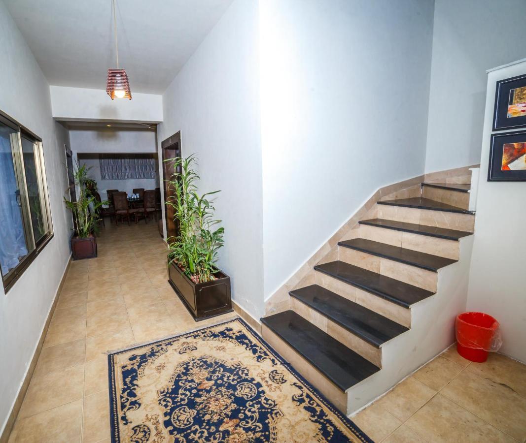 Vip House Hotel Peshawar Esterno foto