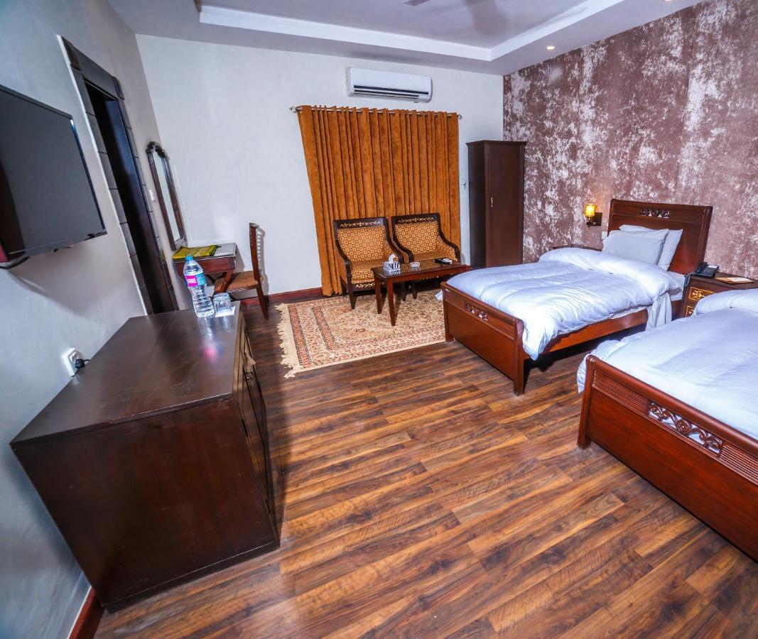 Vip House Hotel Peshawar Esterno foto