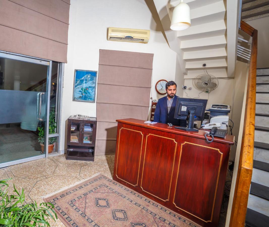 Vip House Hotel Peshawar Esterno foto