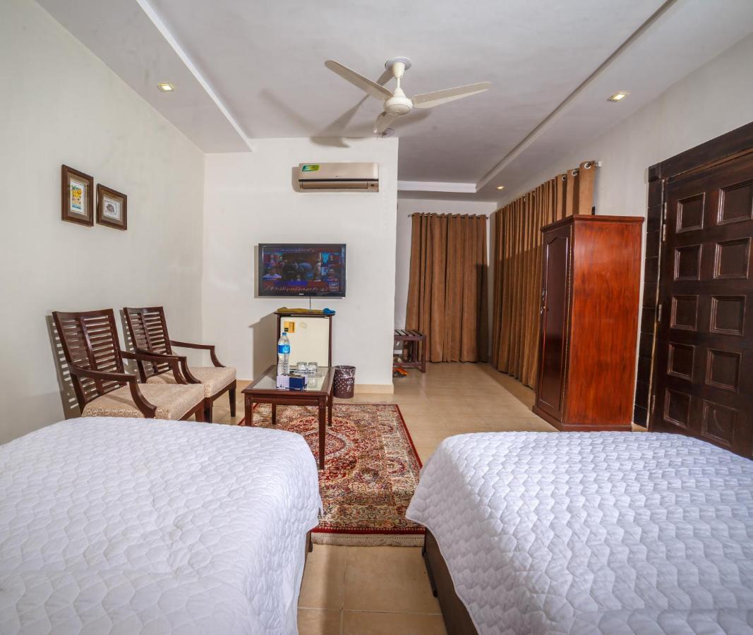 Vip House Hotel Peshawar Esterno foto