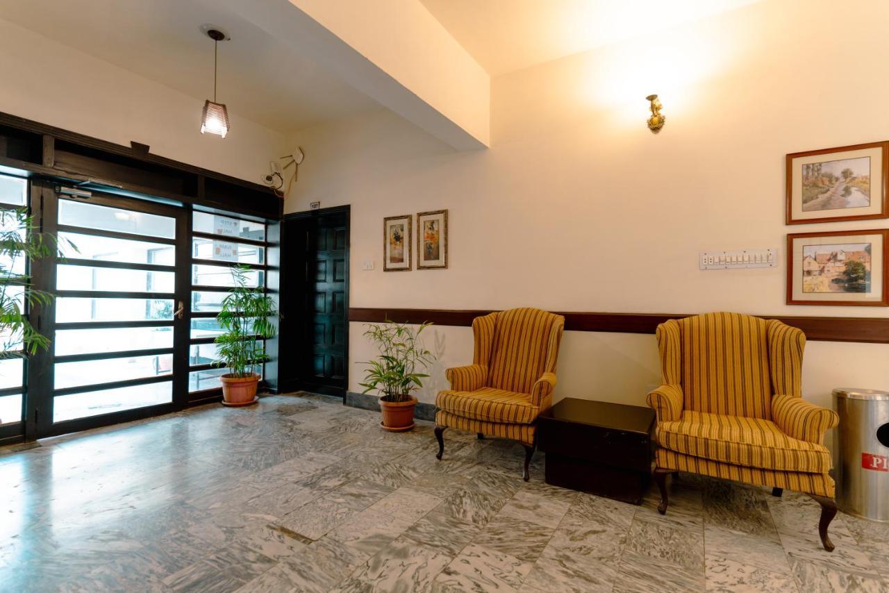 Vip House Hotel Peshawar Esterno foto