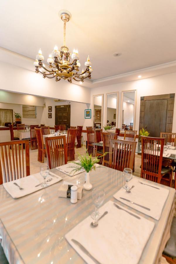 Vip House Hotel Peshawar Esterno foto