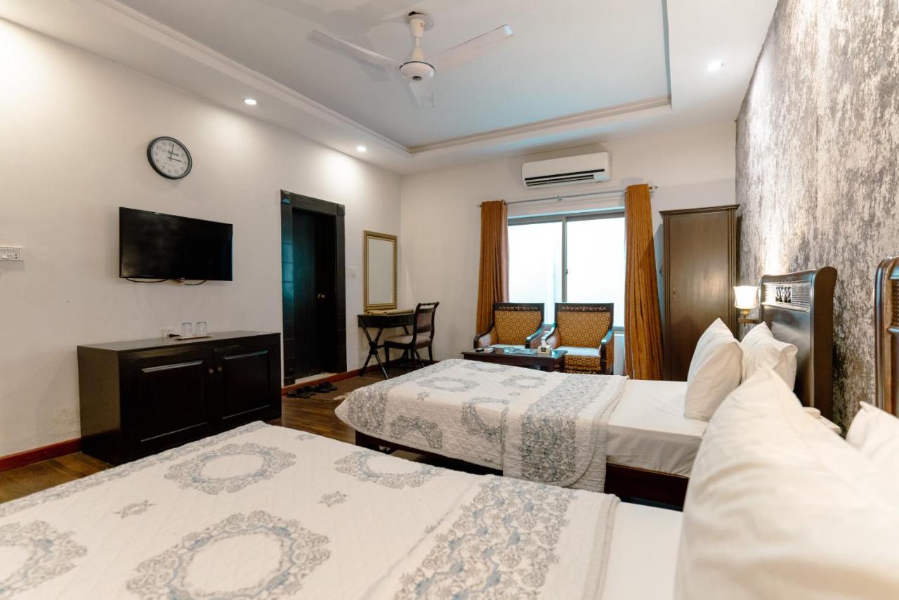 Vip House Hotel Peshawar Esterno foto