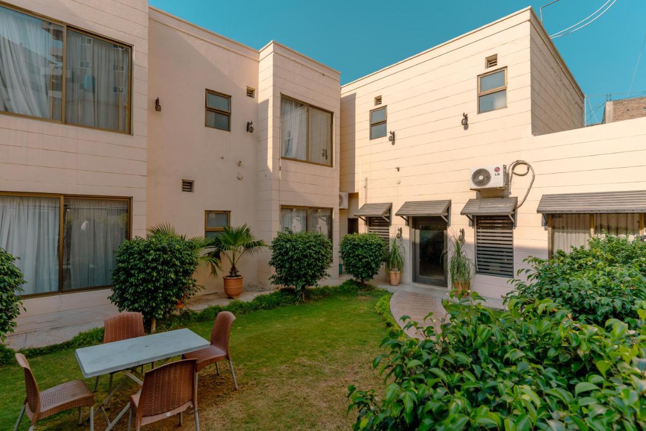 Vip House Hotel Peshawar Esterno foto