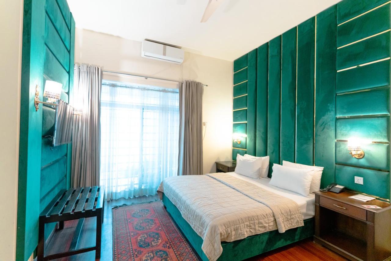 Vip House Hotel Peshawar Esterno foto