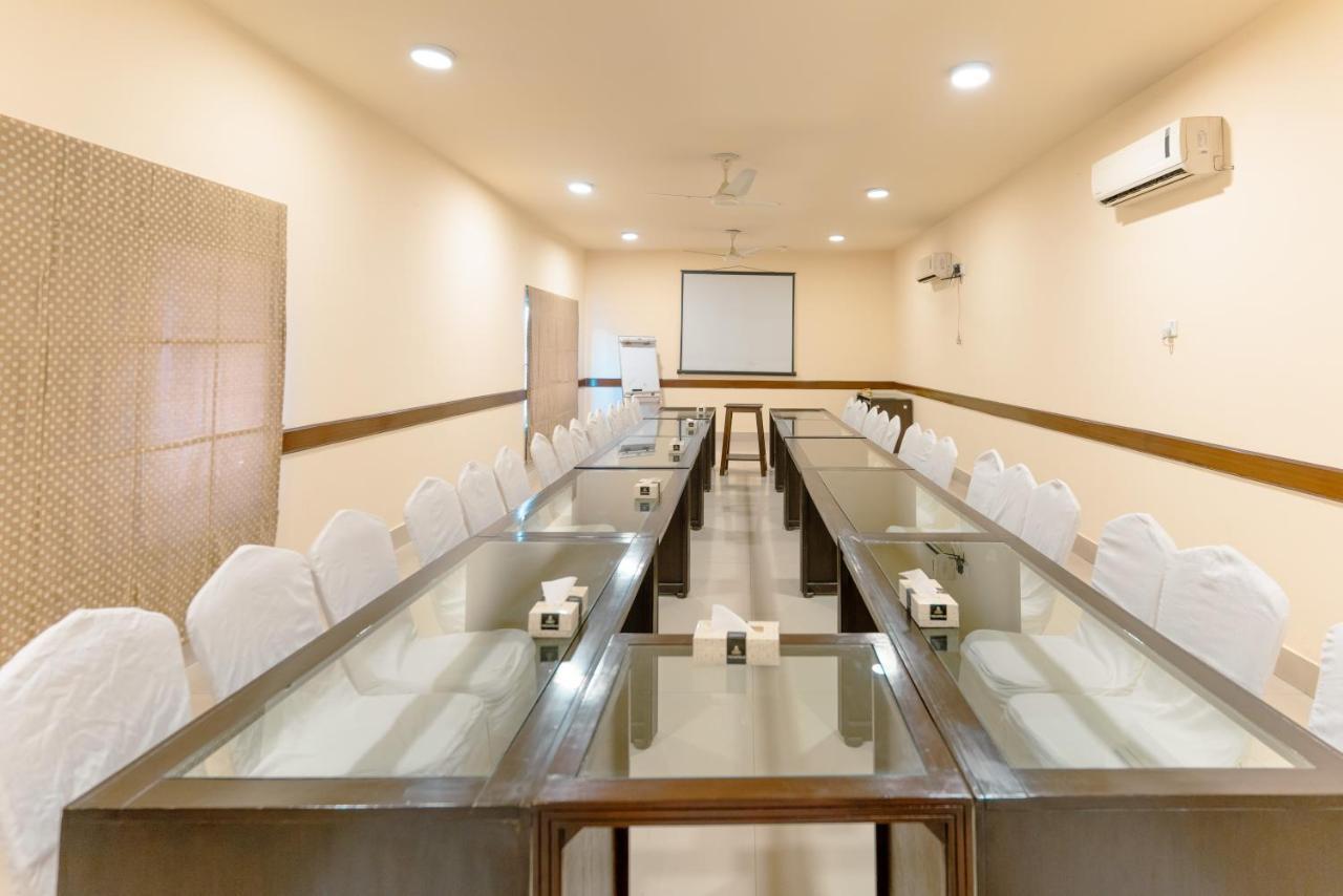Vip House Hotel Peshawar Esterno foto