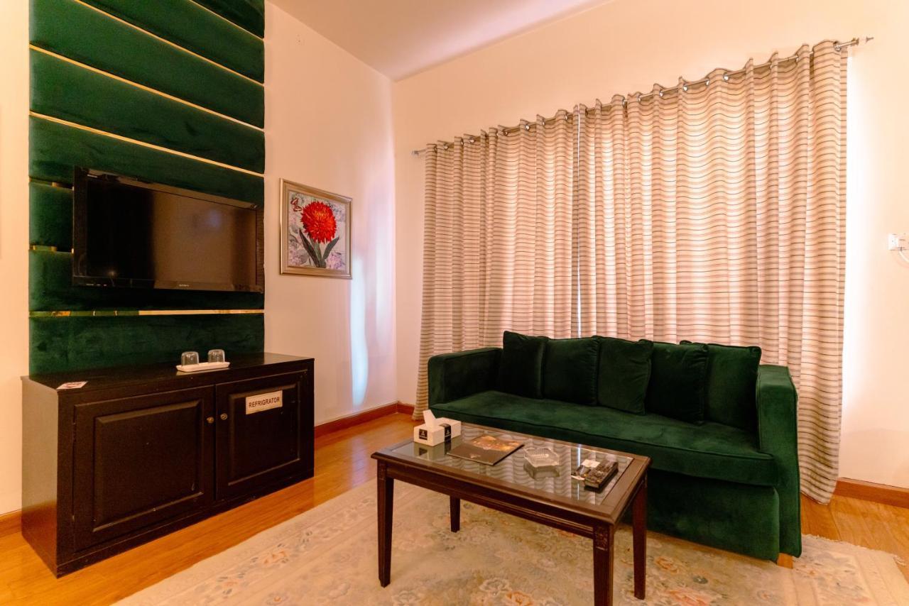 Vip House Hotel Peshawar Esterno foto